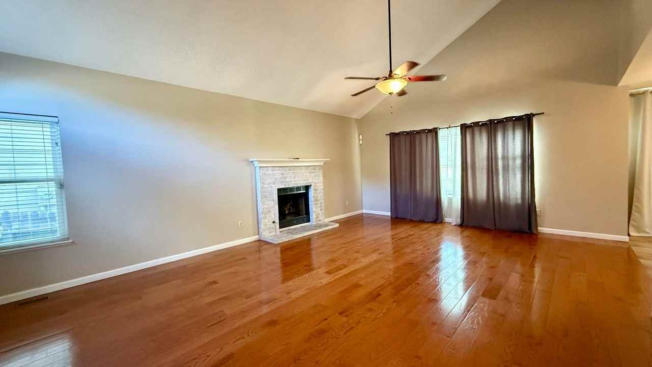 953 Dancing Horse Dr - Photo 4 of 37