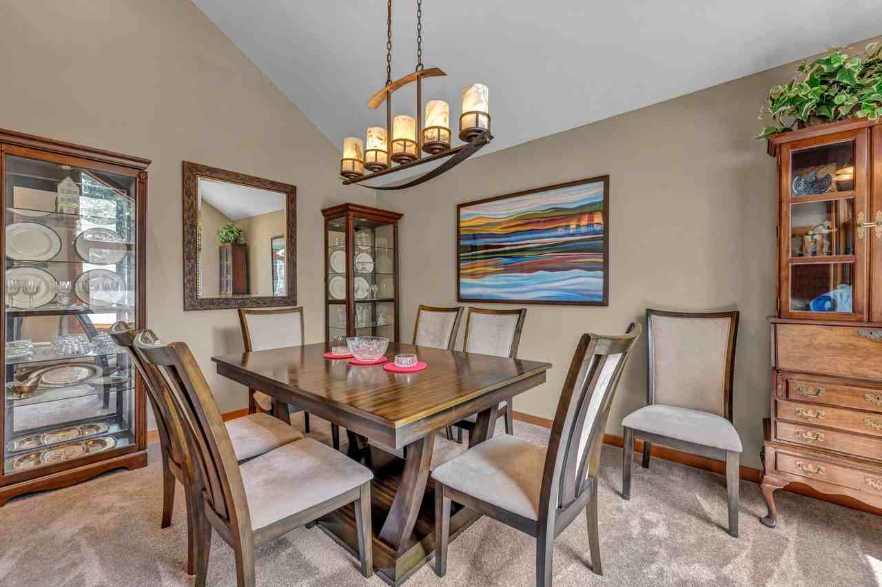 914 Jennifer St - Photo 3 of 25