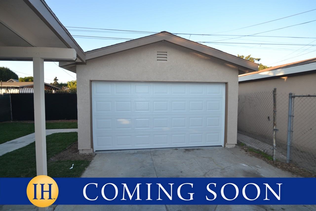 1361 E 57th St - Photo 3 of 4