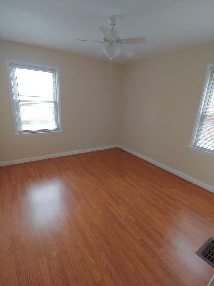 1566 Northwest Blvd #3 - Photo 3 of 10