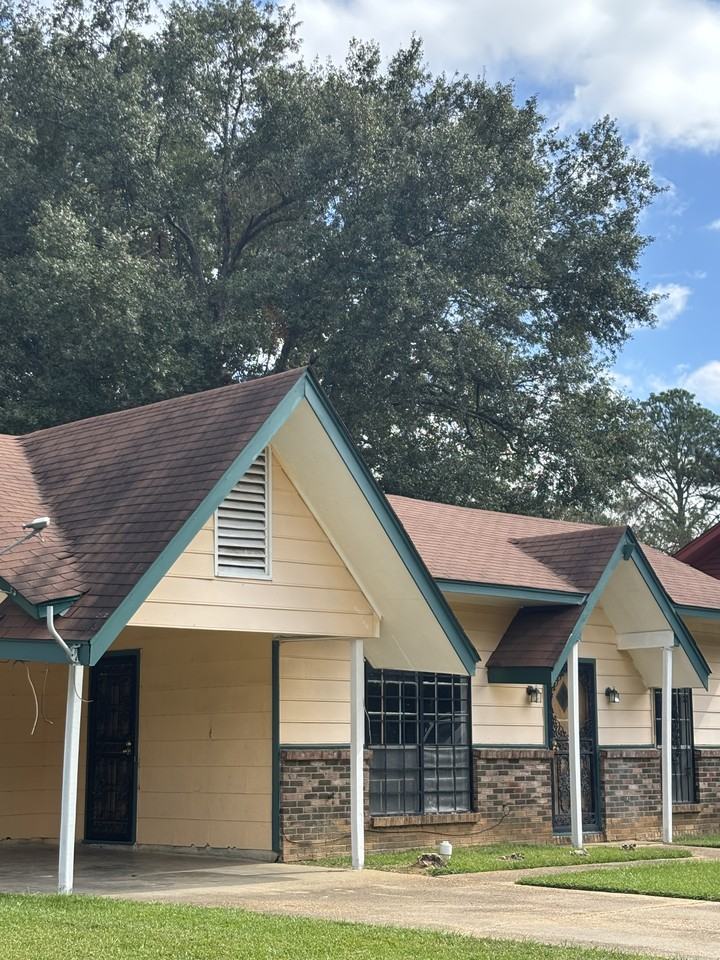 622 Lake Glen Pl #NA - Photo 2 of 12