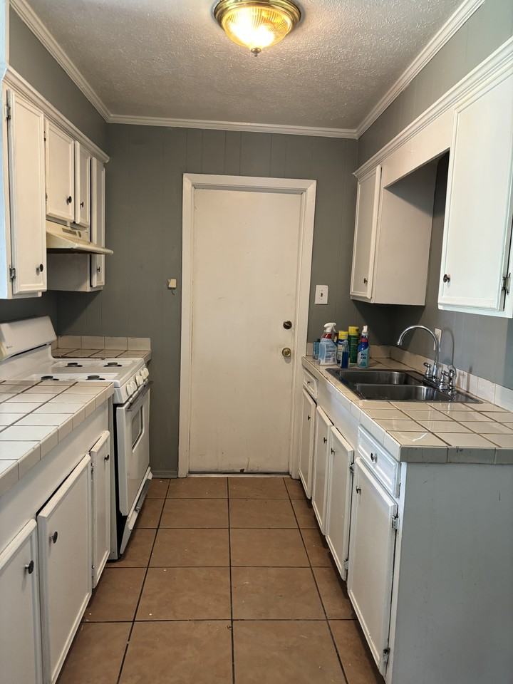 622 Lake Glen Pl #NA - Photo 5 of 12