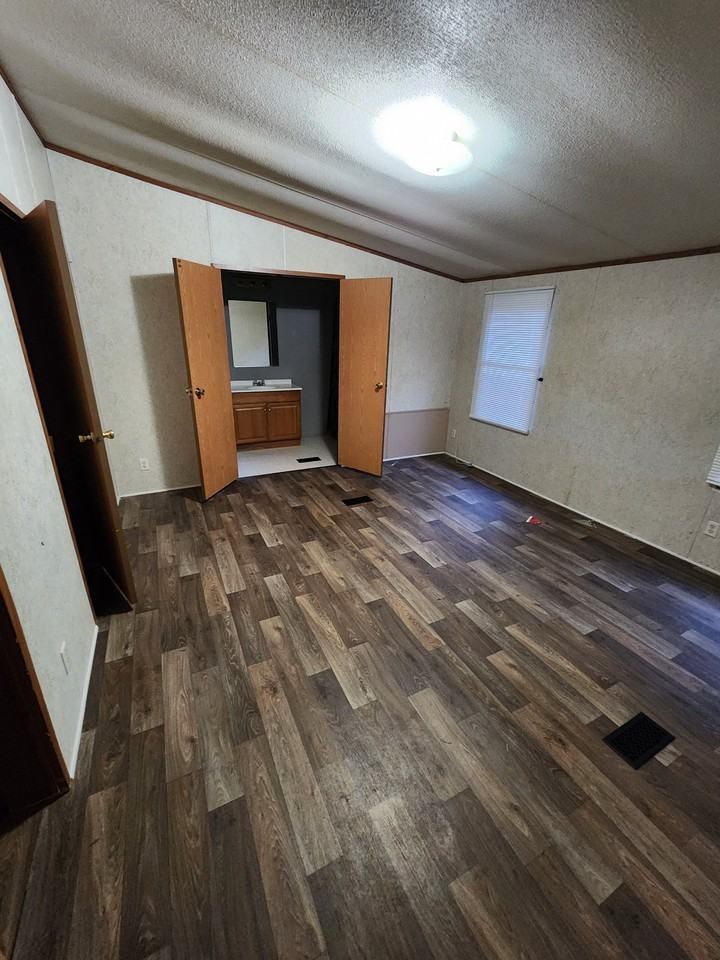 560 Wynn Rd #NA - Photo 3 of 8