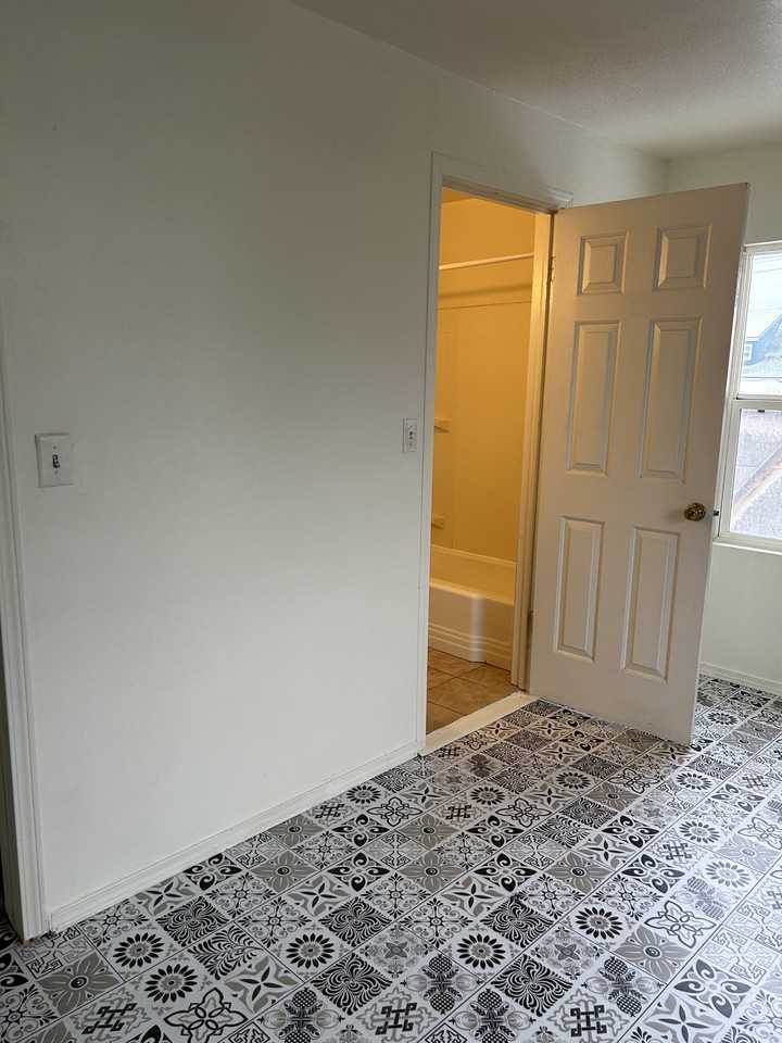 276 Adams Street #B - Photo 6 of 9