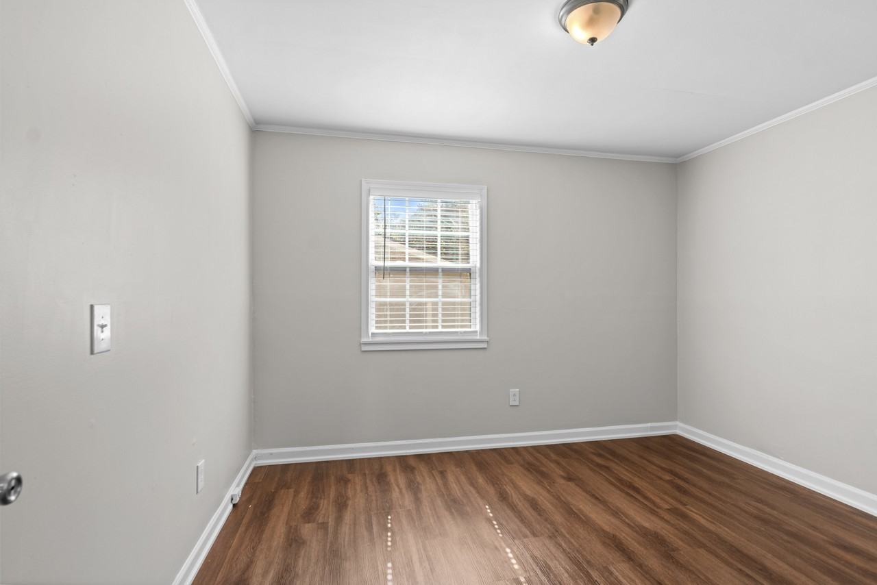 1380 Plaza Ave Sw #NA - Photo 7 of 18