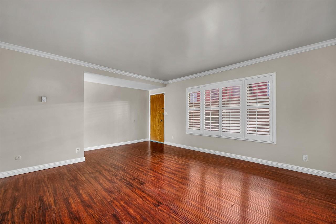 810 Edgewood St #105 - Photo 4 of 11
