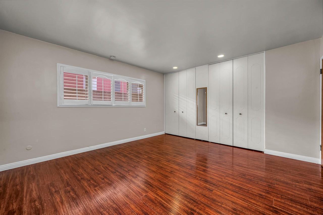 810 Edgewood St #105 - Photo 6 of 11