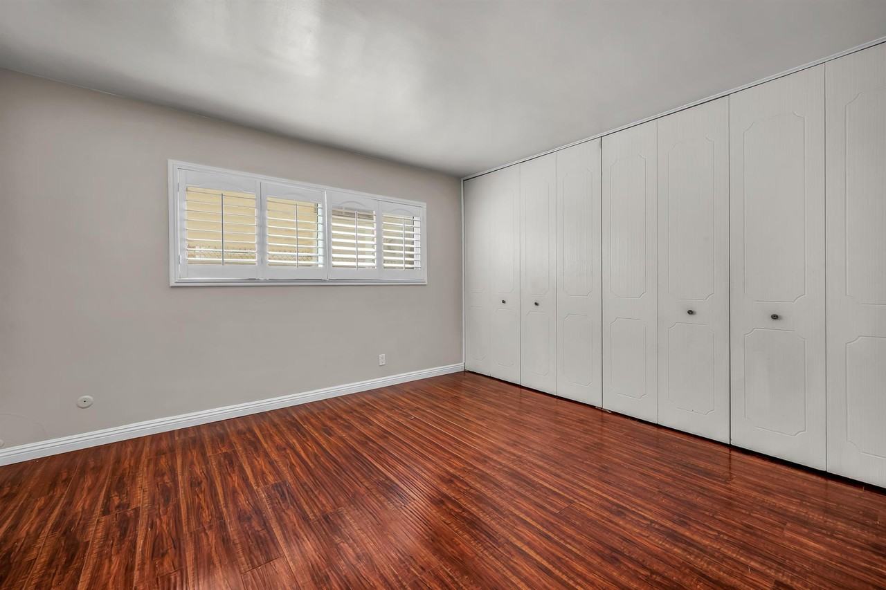 810 Edgewood St #105 - Photo 7 of 11