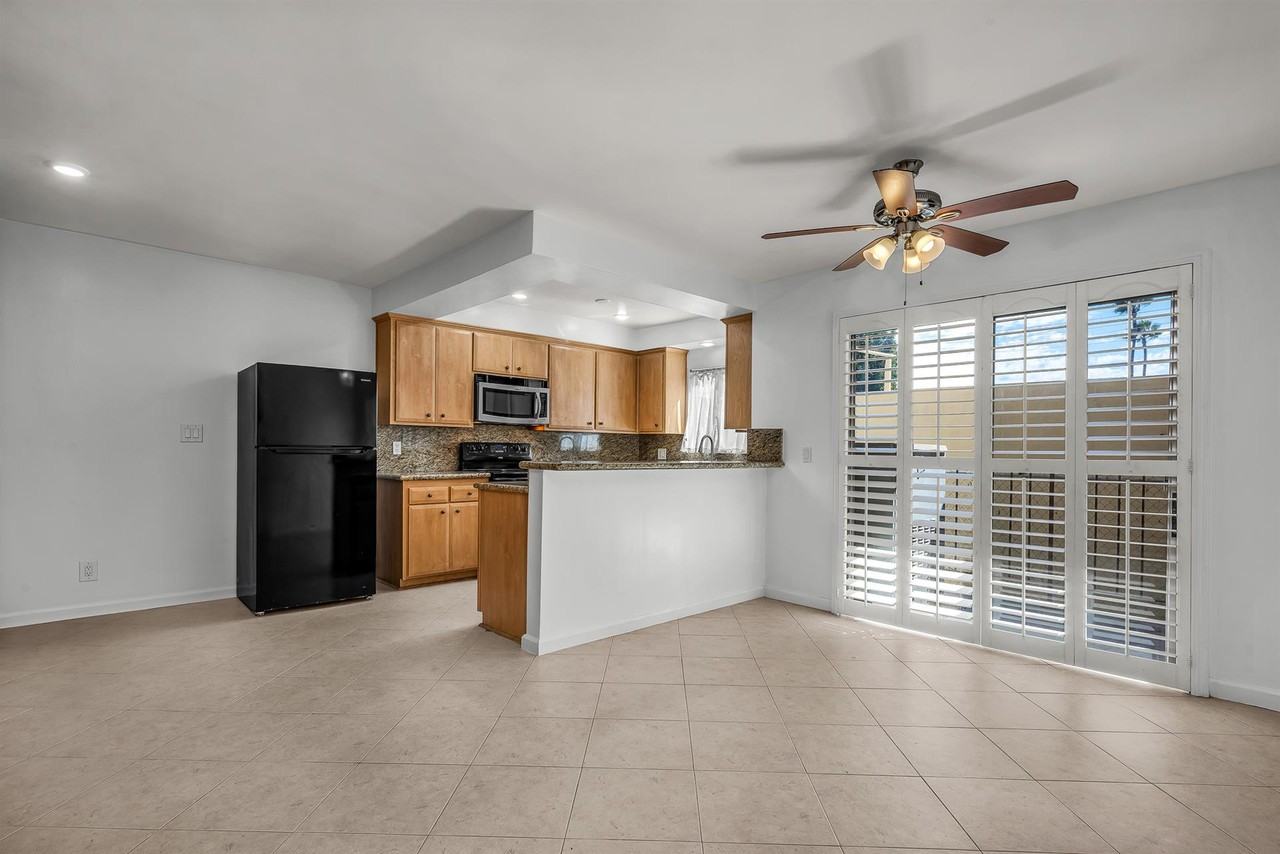 810 Edgewood St #105 - Photo 3 of 11