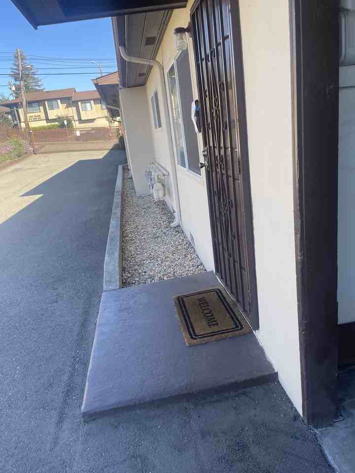 1575 Mono Ave - Photo 3 of 14