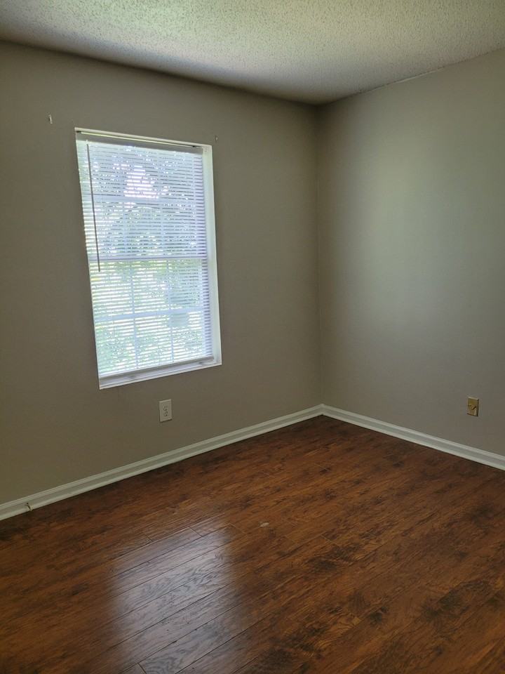 4220 Craig Ave #D - Photo 5 of 10