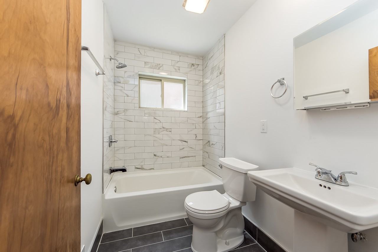 662 Eastmoor Blvd - Photo 4 of 23