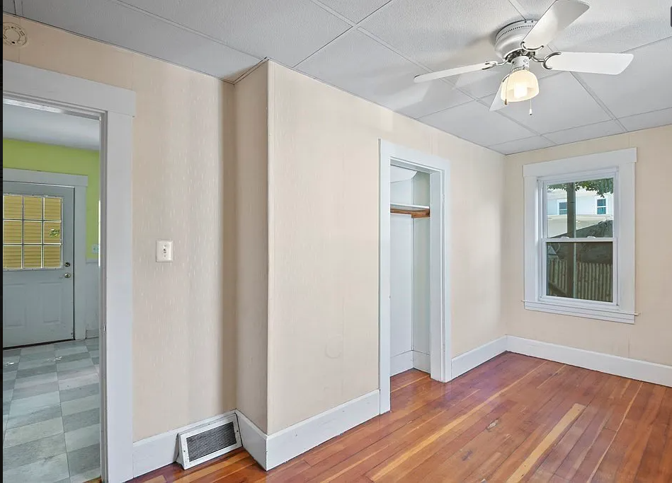 7 Summit St #B - Photo 2 of 7