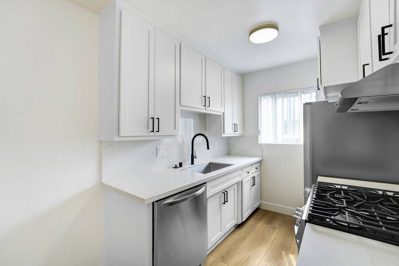 950 Venice Blvd. - Photo 7 of 23