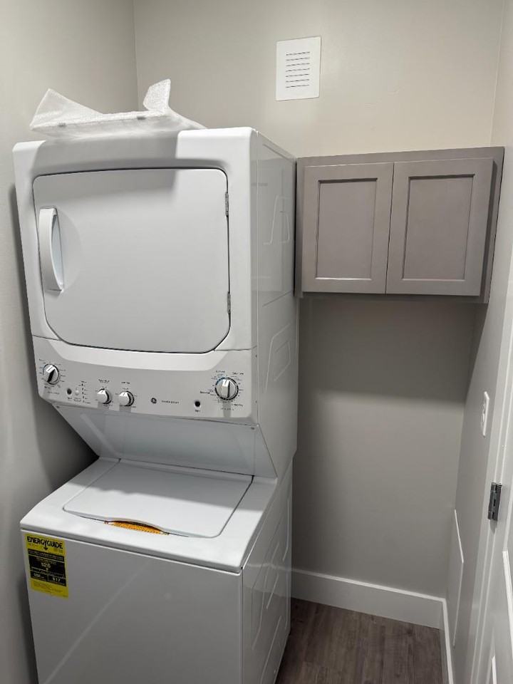 222 E King St - Photo 3 of 12