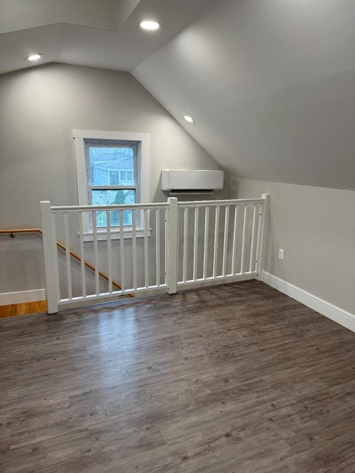 222 E King St - Photo 4 of 12