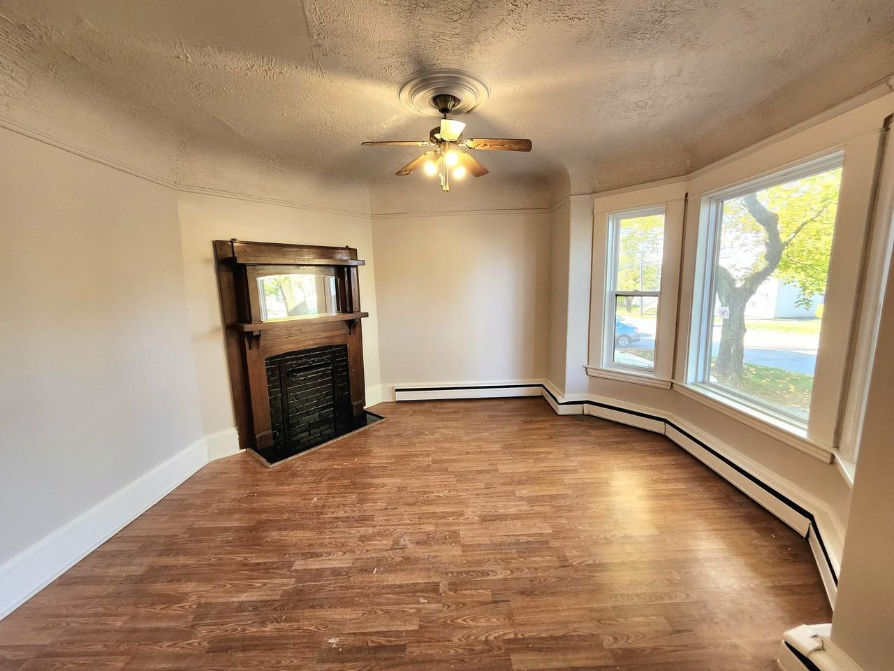 120 Broad St #120 - Photo 3 of 30