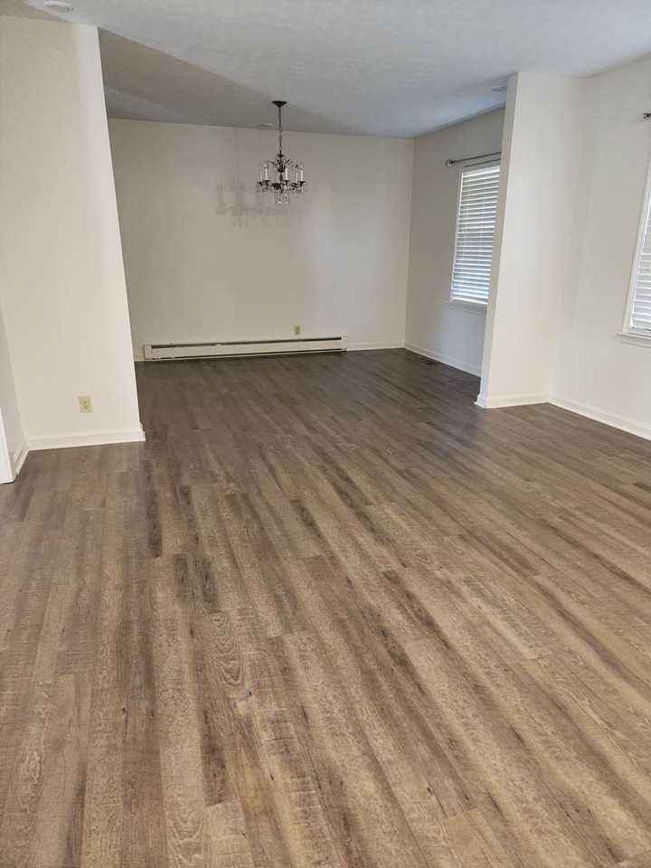 113 Moss St - Photo 6 of 12