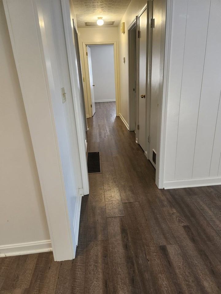 113 Moss St - Photo 7 of 12