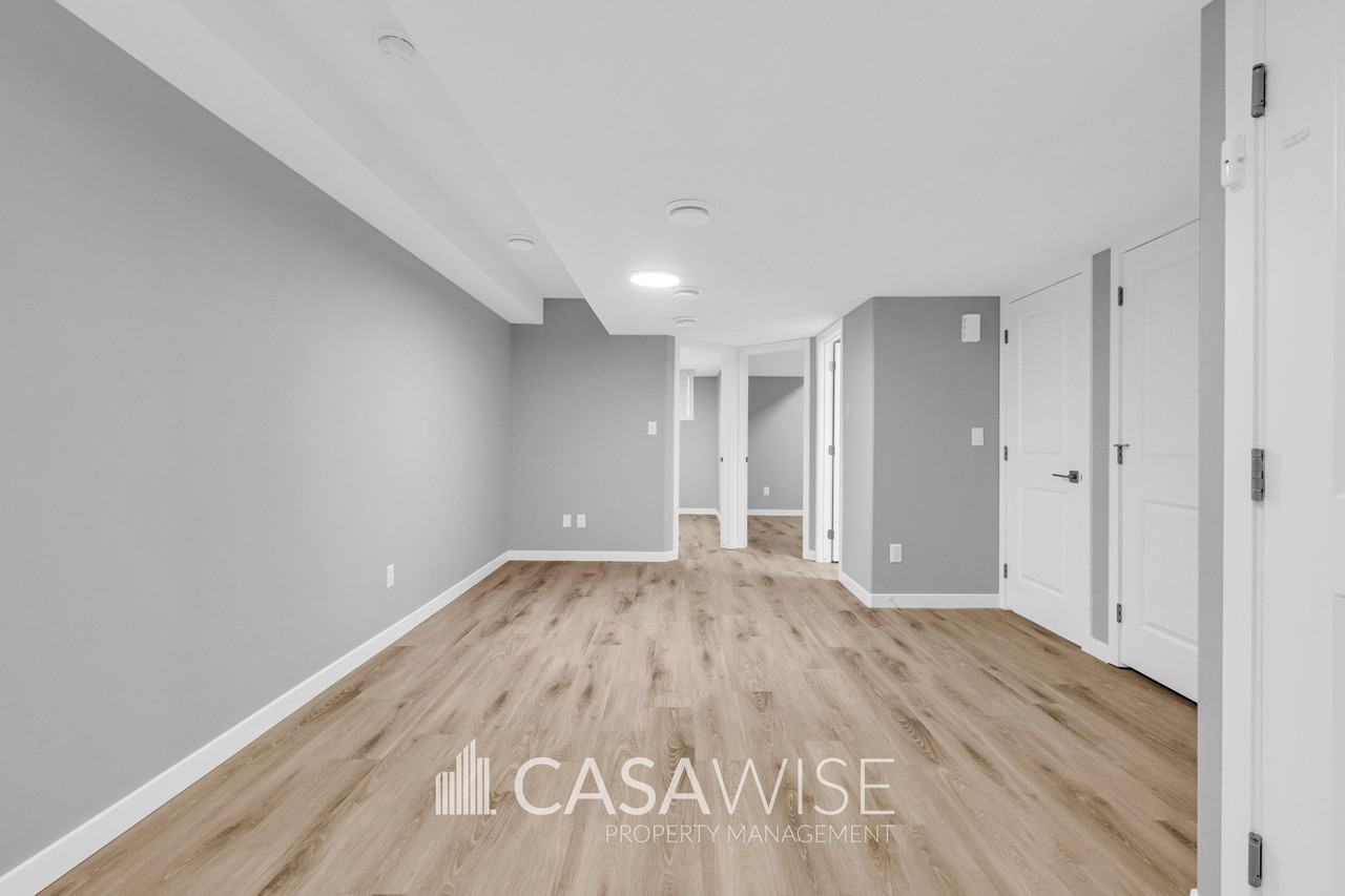 10248 157 Street NW #BS - Photo 4 of 12