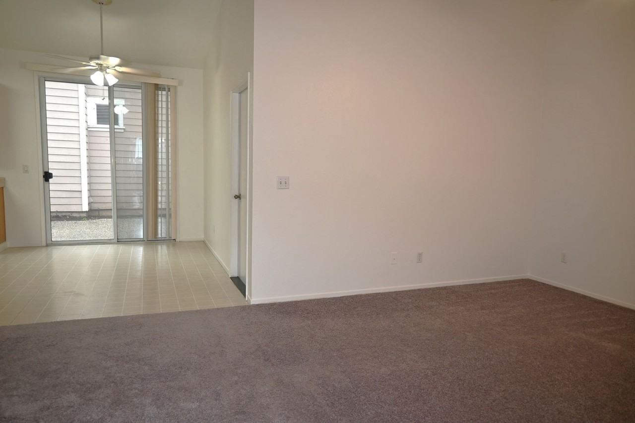 9454 Laguna Pointe Way - Photo 5 of 20