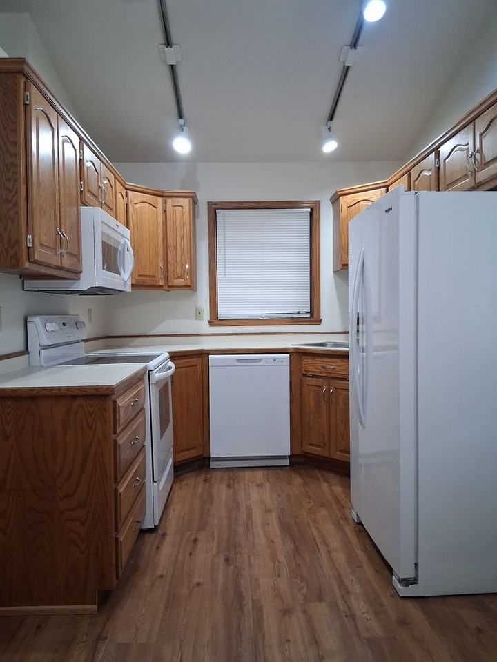 1806 35th St S - Photo 2 of 5