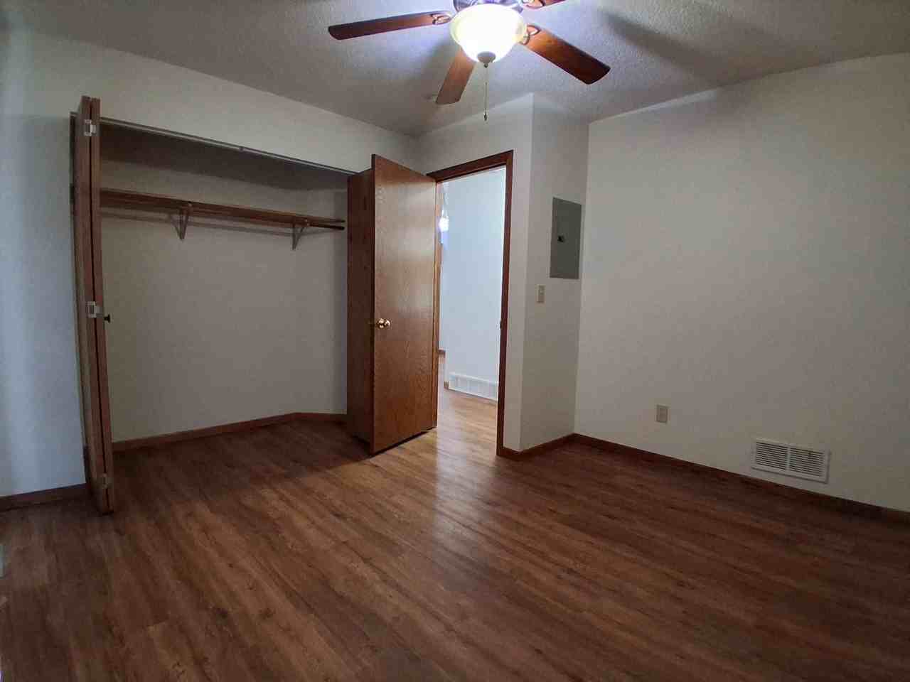 1806 35th St S - Photo 3 of 5