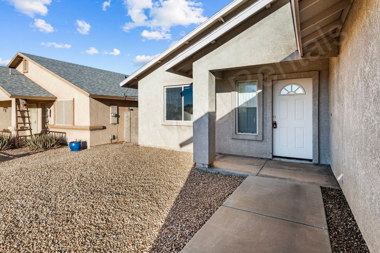 3470 N Jewel St - Photo 4 of 24