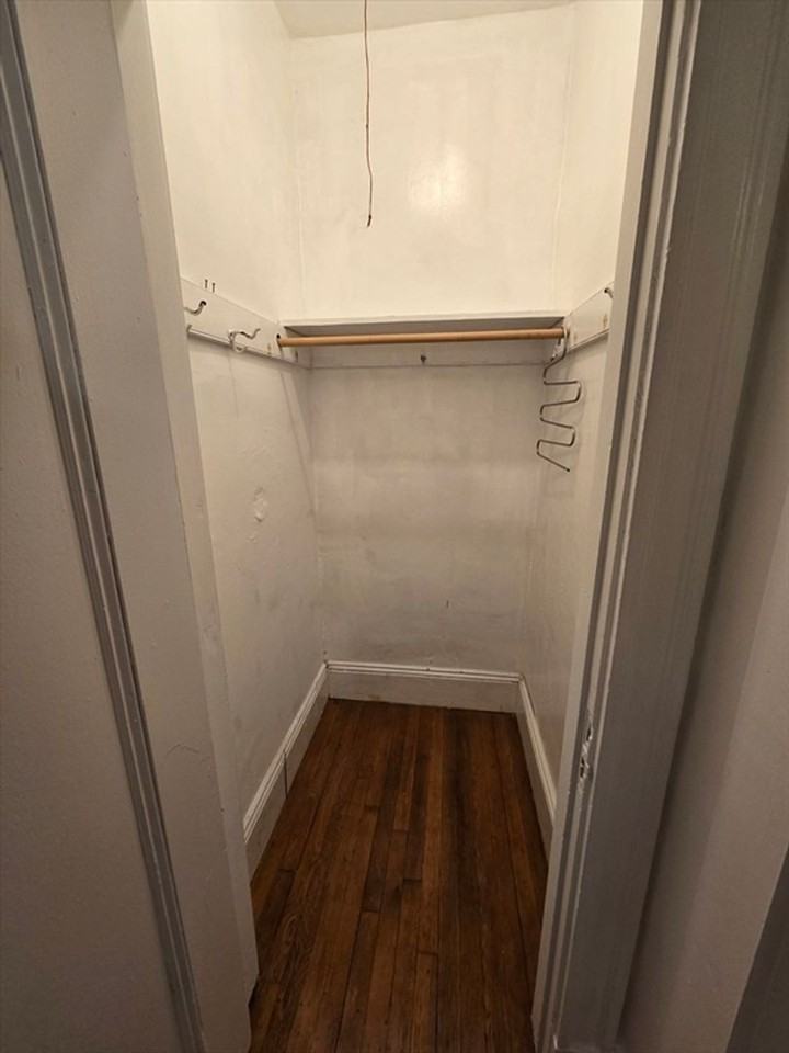 34 Dwight St - Photo 3 of 7