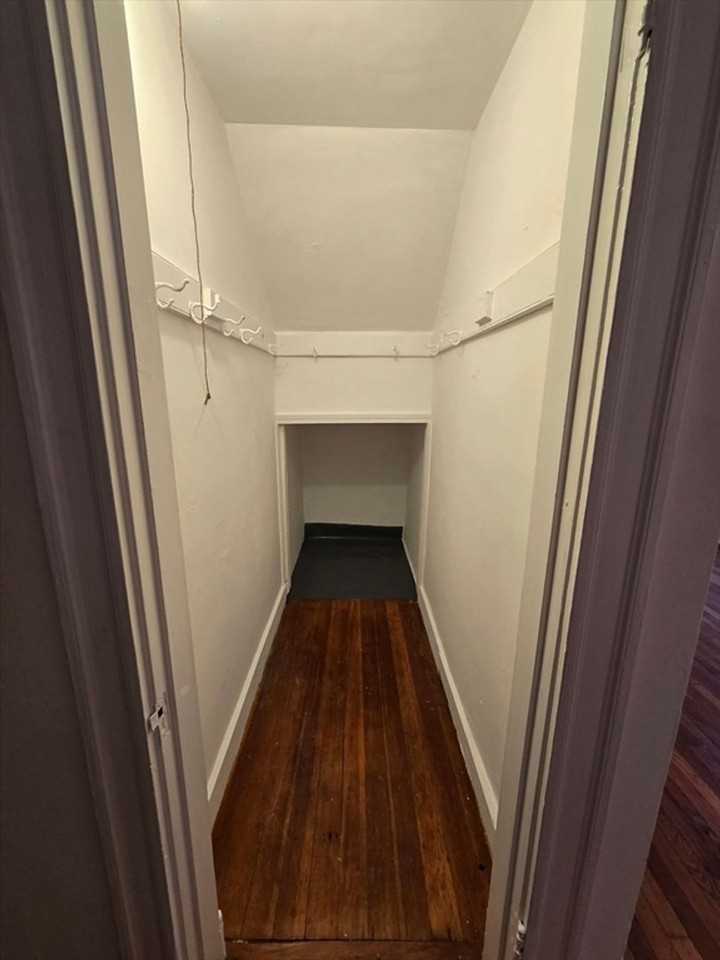 34 Dwight St - Photo 5 of 7