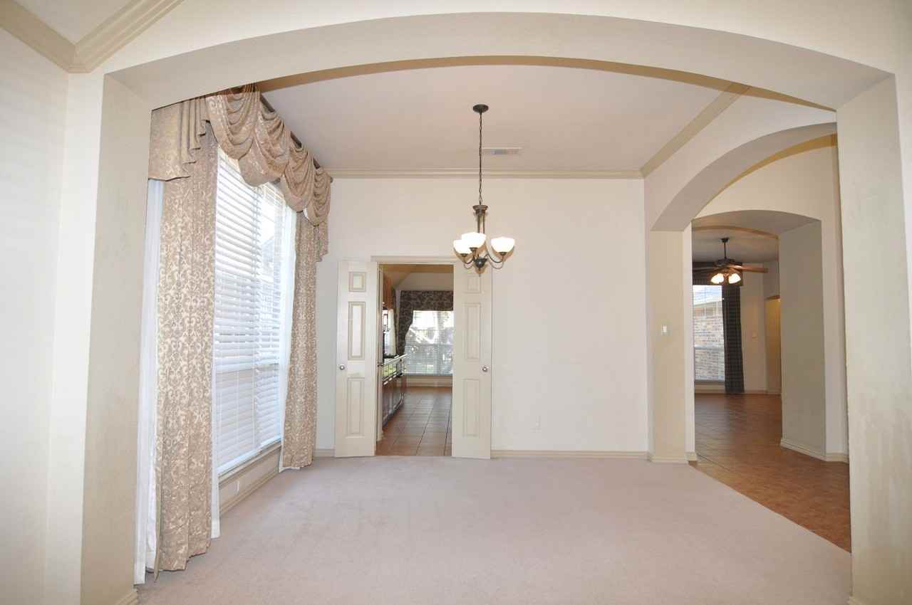 3701 Burgee Court - Photo 4 of 34