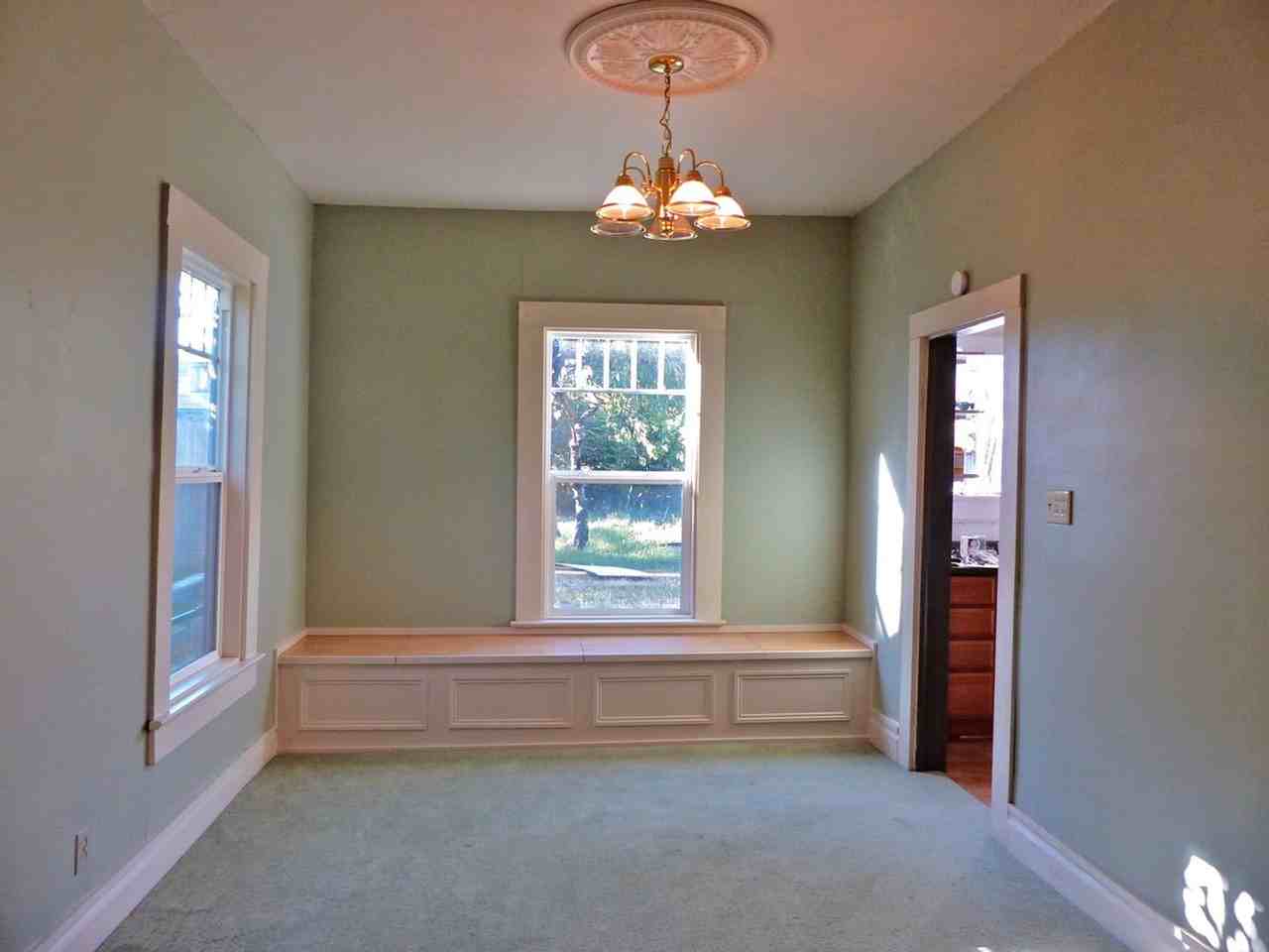 1042 Blaine St - Photo 4 of 13