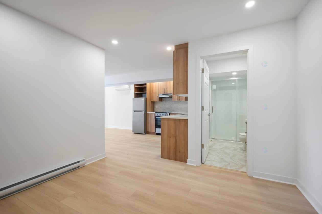 1625 Boulevard De Maisonneuve Ouest #405 - Photo 2 of 20