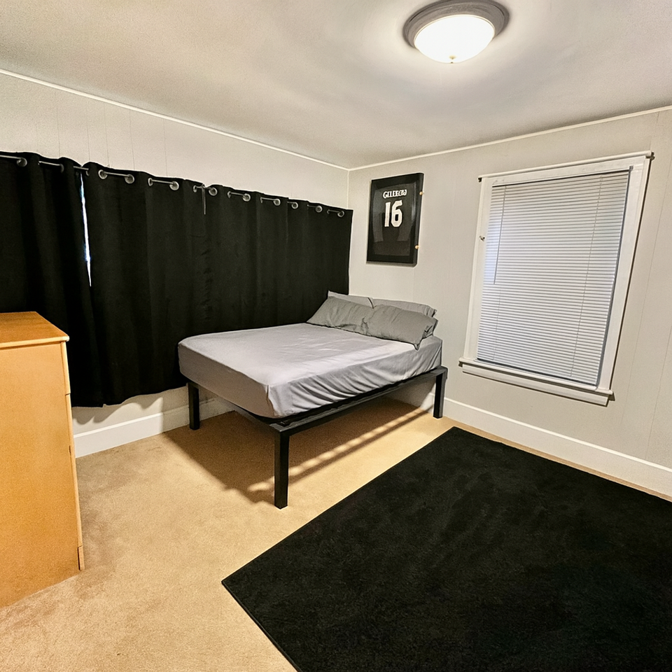 920 Dewey Ave - Photo 4 of 23