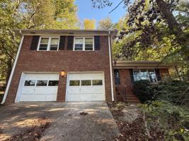 featured image of 723 Versailles Dr Se