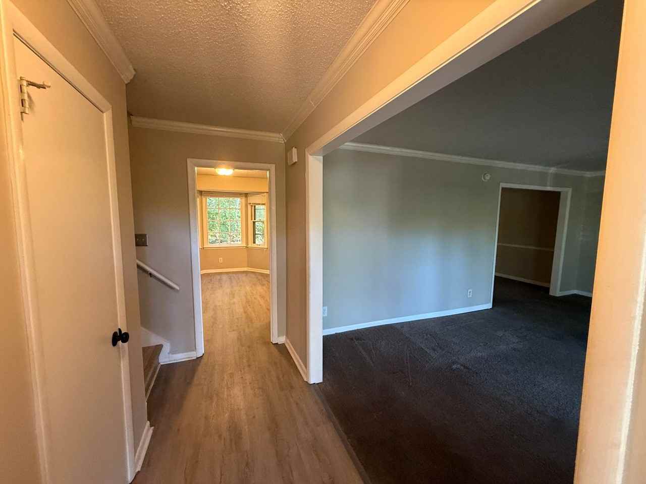 723 Versailles Dr Se - Photo 2 of 16