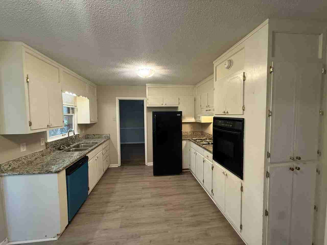 723 Versailles Dr Se - Photo 5 of 16