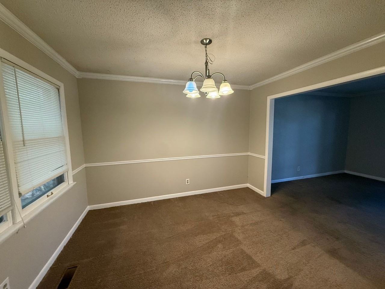 723 Versailles Dr Se - Photo 6 of 16