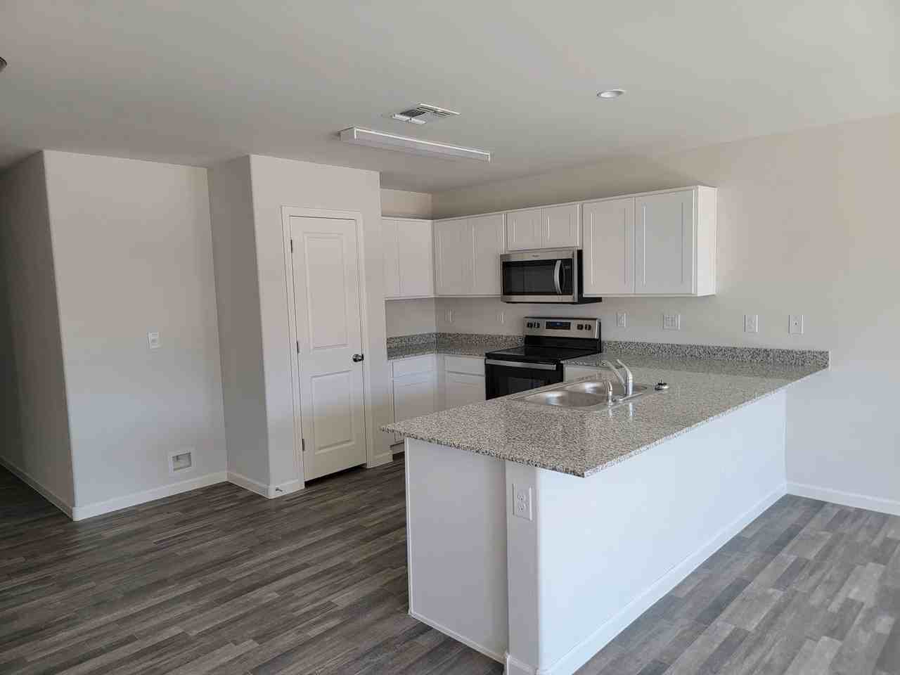 576 Holly St - Photo 2 of 18