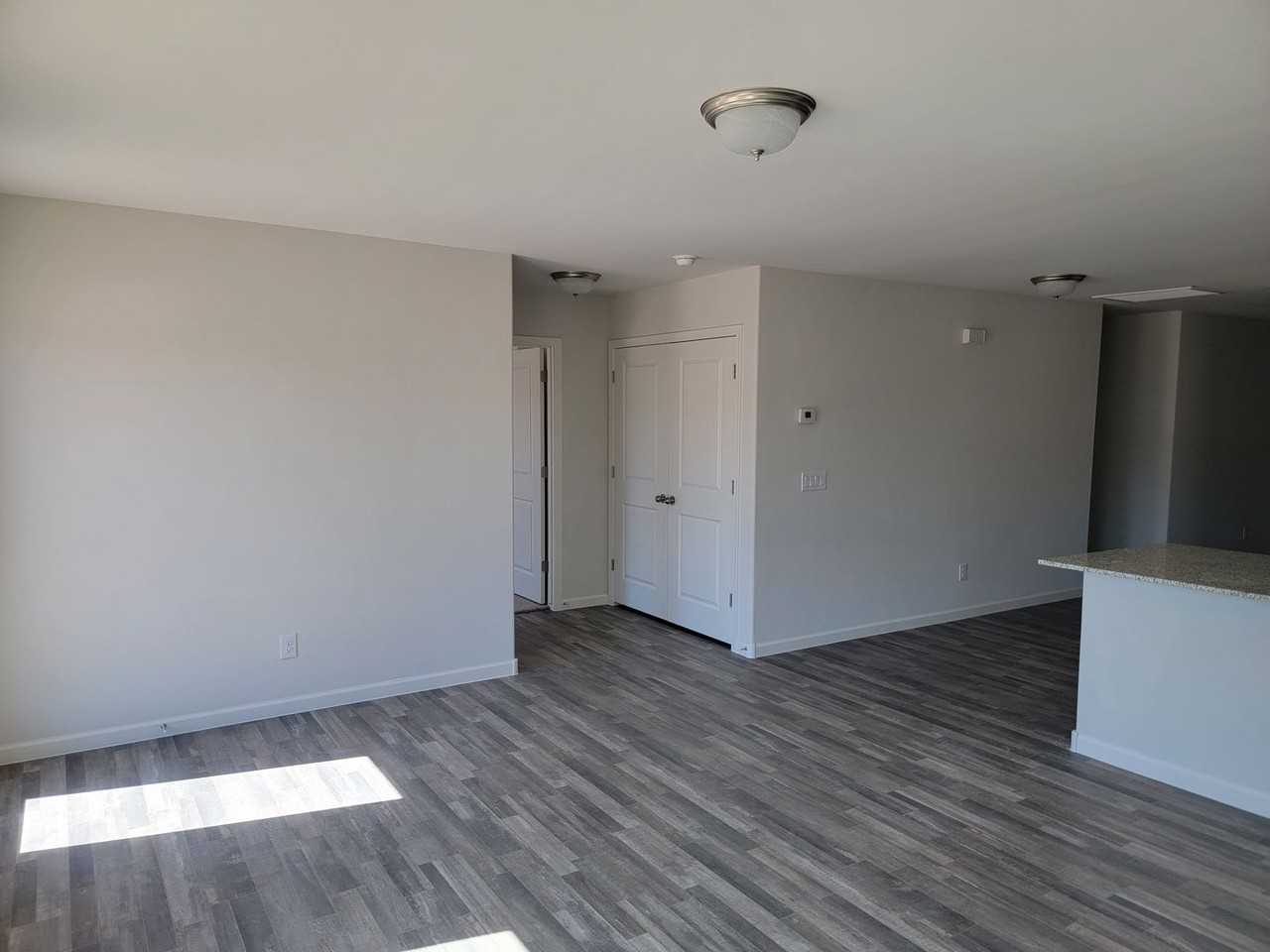 576 Holly St - Photo 5 of 18