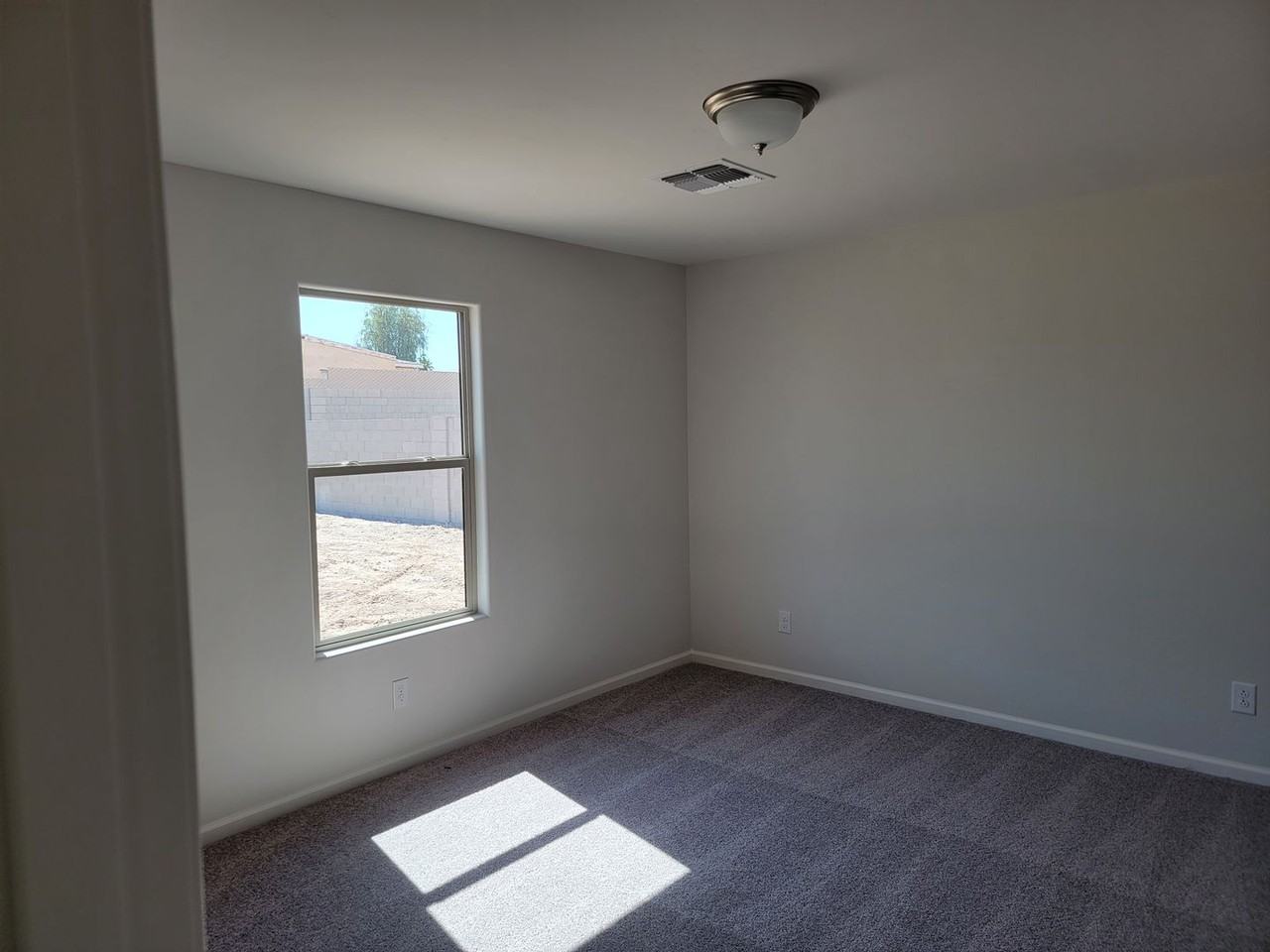 576 Holly St - Photo 6 of 18