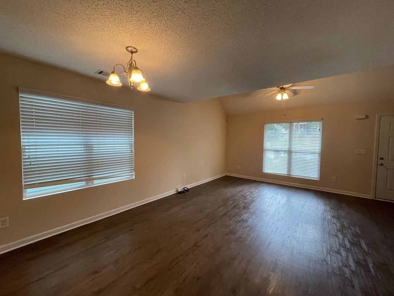 106 Katydid Dr - Photo 3 of 16