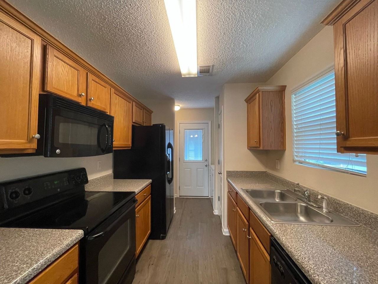 106 Katydid Dr - Photo 4 of 16