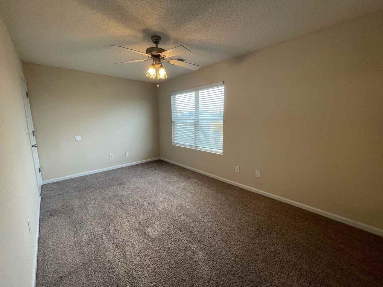 106 Katydid Dr - Photo 5 of 16