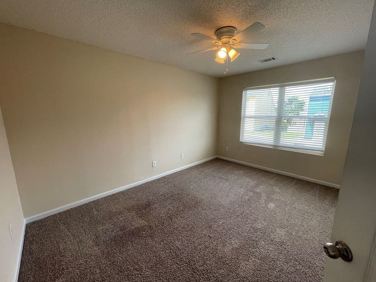 106 Katydid Dr - Photo 6 of 16