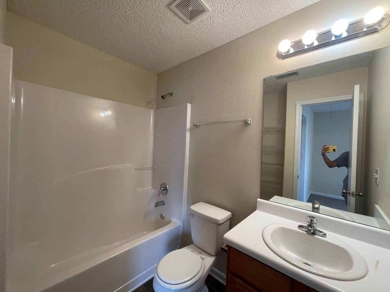 106 Katydid Dr - Photo 7 of 16