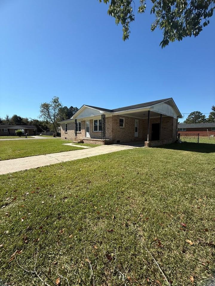 1125 E Candy Ln - Photo 2 of 7