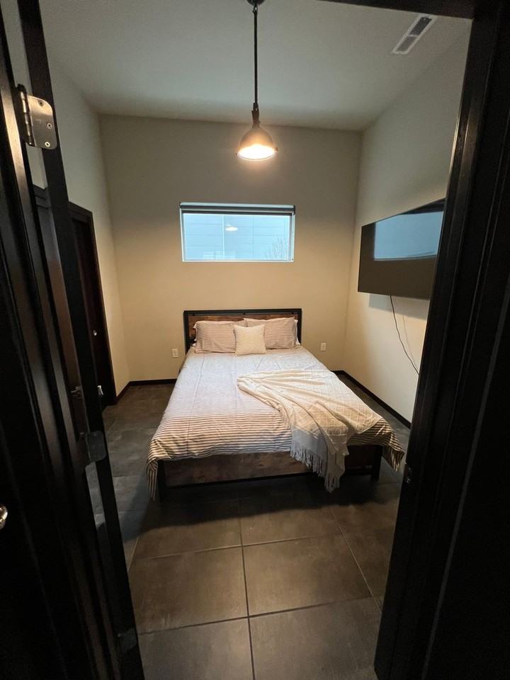 801 E Mifflin St - Photo 5 of 21