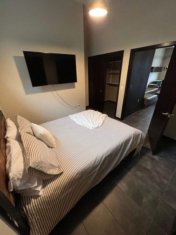 801 E Mifflin St - Photo 6 of 21