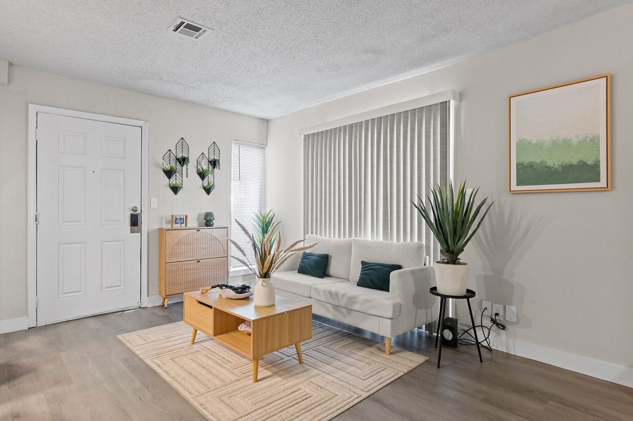 Avia Apartments - Photo 5 of 50